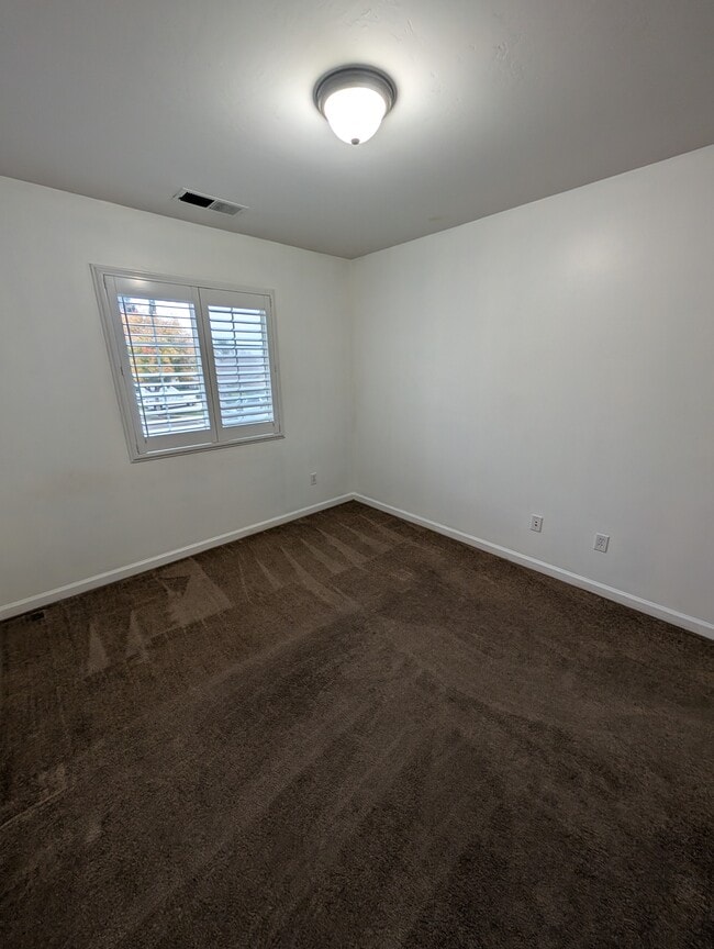 Building Photo - 3200 S Jensen Ct