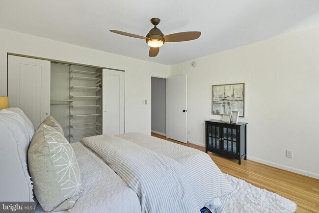 Building Photo - 237 G St SW