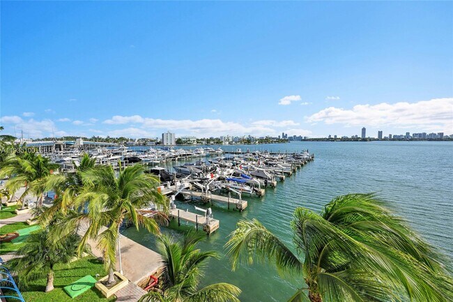 Building Photo - 7601 E Treasure Dr