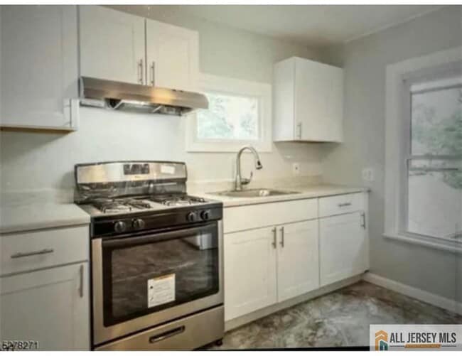 Building Photo - 737 Kensington Ave