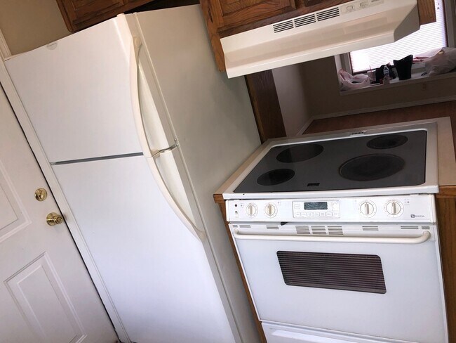 Building Photo - TS-Woodridge Duplex