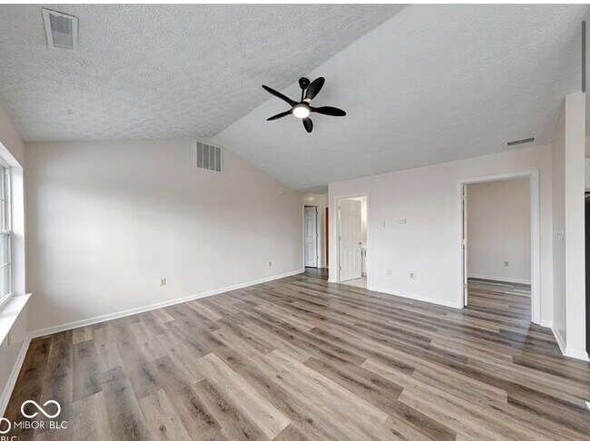 Building Photo - 7621 Orchard Village Dr