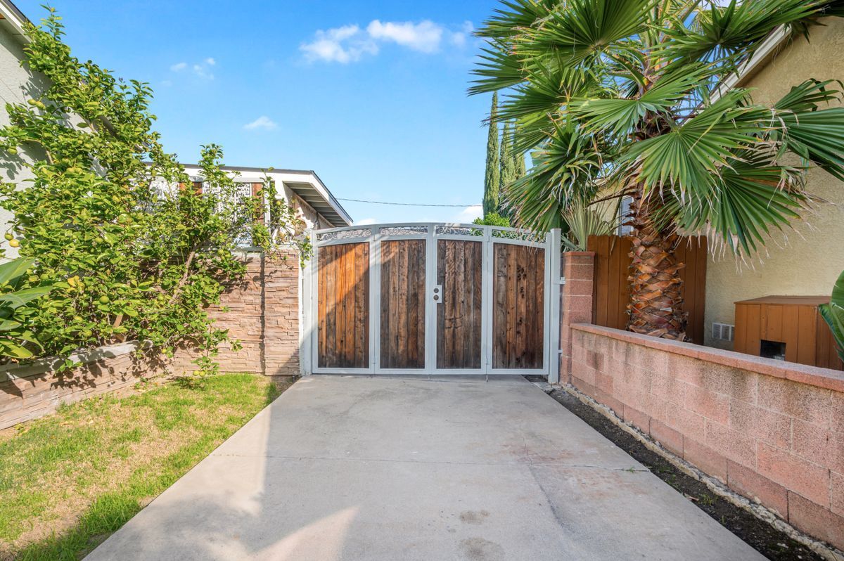 Building Photo - 4804 Rose Ave