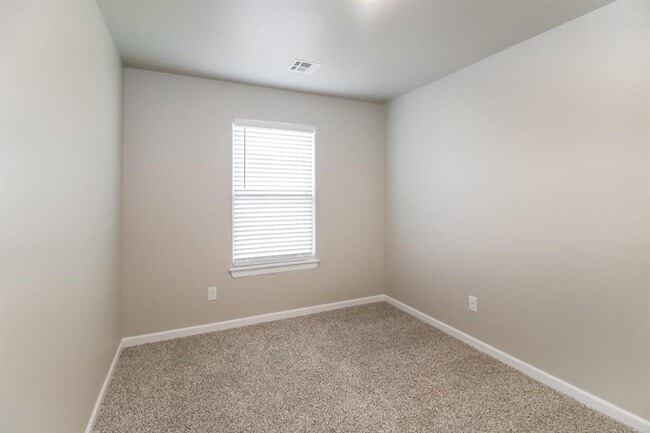 Building Photo - 2516 Rosewood Ln