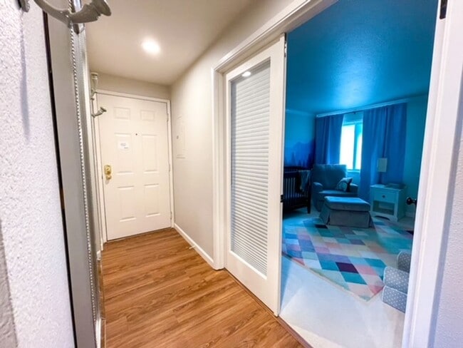 Building Photo - 2b/2ba Seattle House