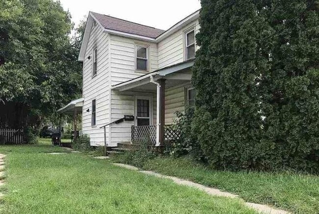 Building Photo - 620 1/2 W Cottonwood St-620.5