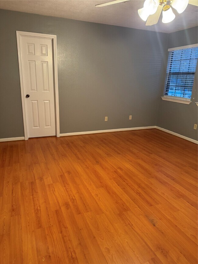 Building Photo - 2526 Knights Cir