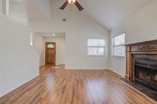 Building Photo - 10002 Talleyran Dr