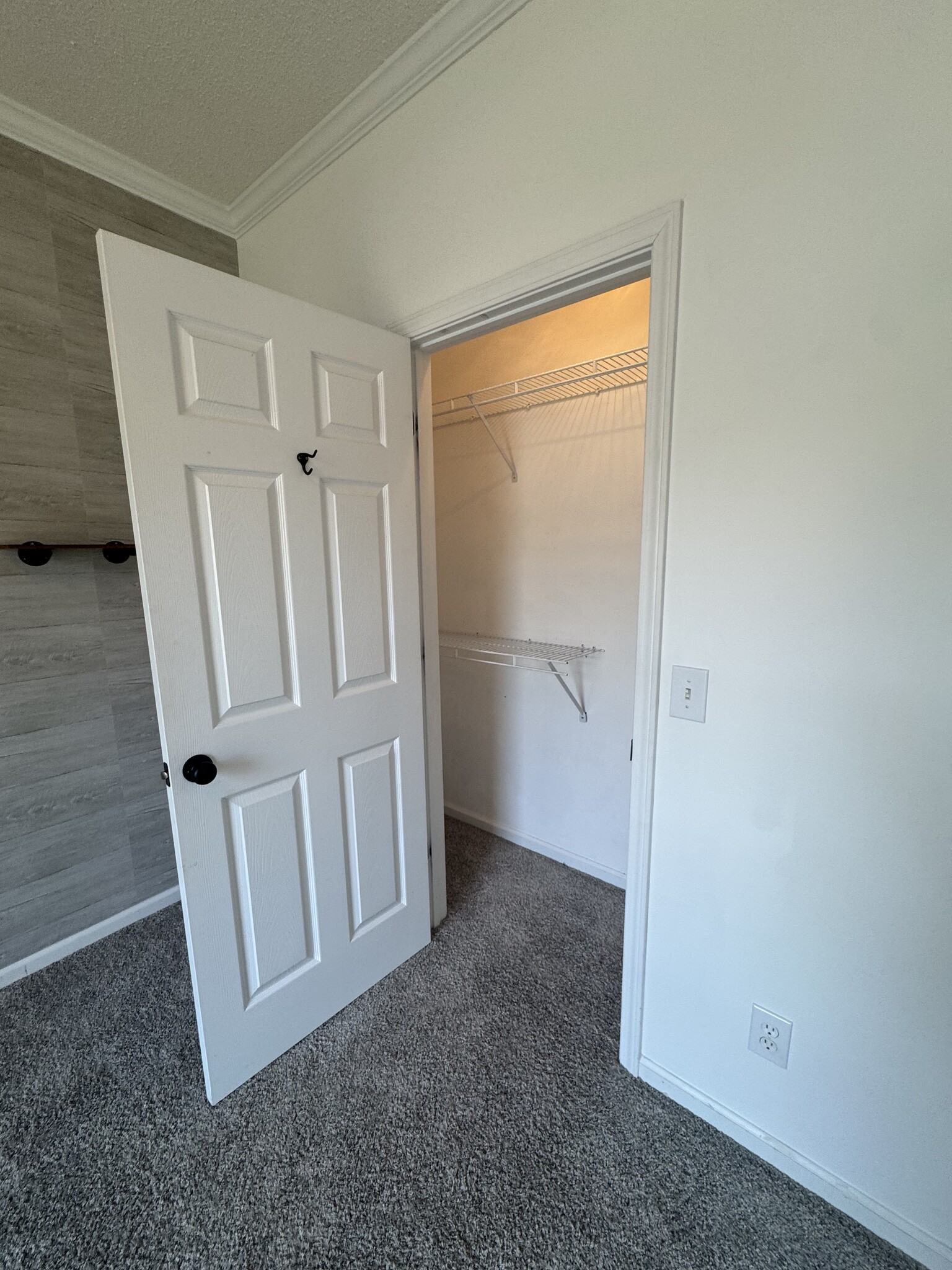 Front bedroom closet. - 1701 Water Oak Dr