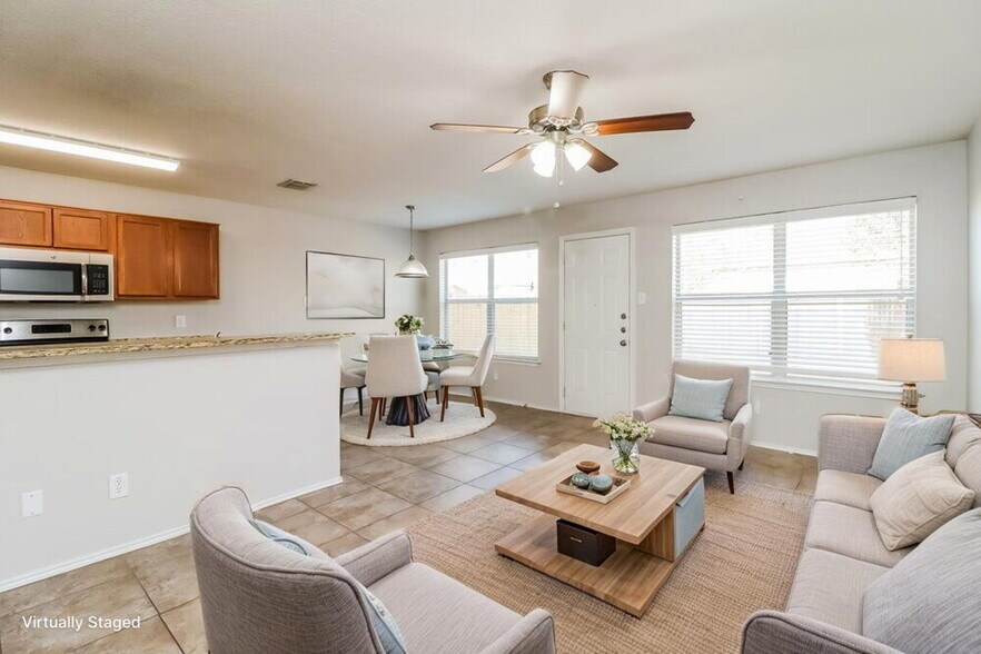 Building Photo - 10628 Wild Oak Dr