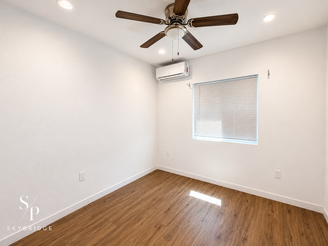 Building Photo - Charming 1-Bedroom ADU with Hardwood Floors – Downey Living at Its Best!