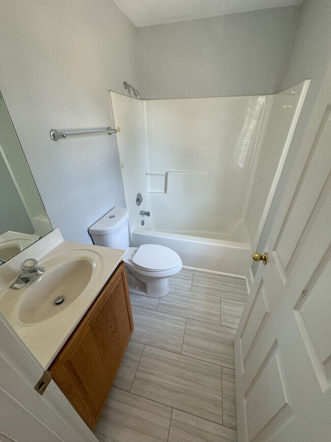 Building Photo - Discover Your Dream Home