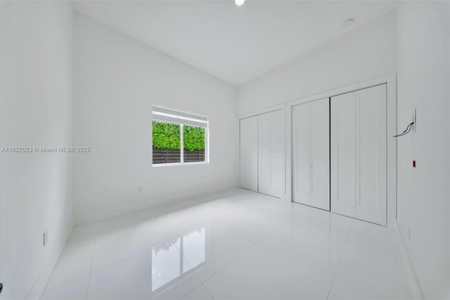 Building Photo - 10203 SW 136th St
