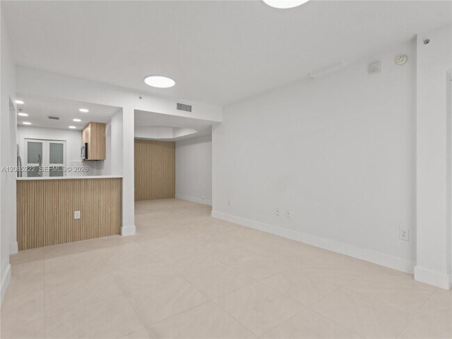 Building Photo - 6420 NW 114th Ave