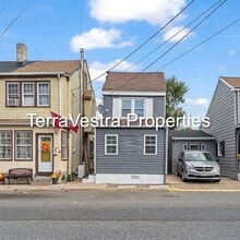 Building Photo - 2 Bed Single Family in Gloucester City! Eligible for $500 Security Deposit.