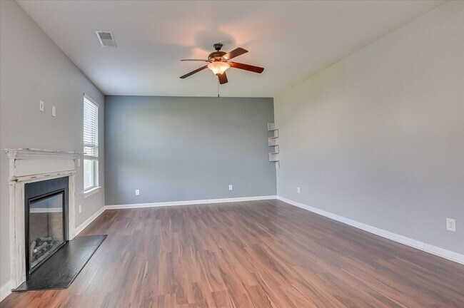 Building Photo - 1543 Driftwood Ln