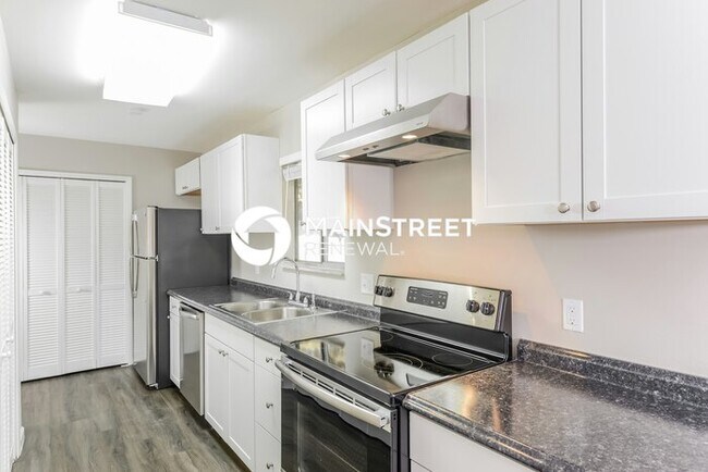 Building Photo - 3 Bedroom Pet-Friendly Home in Ocoee, FL with Main Street Renewal