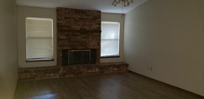 Building Photo - 1023 Rutter Rd