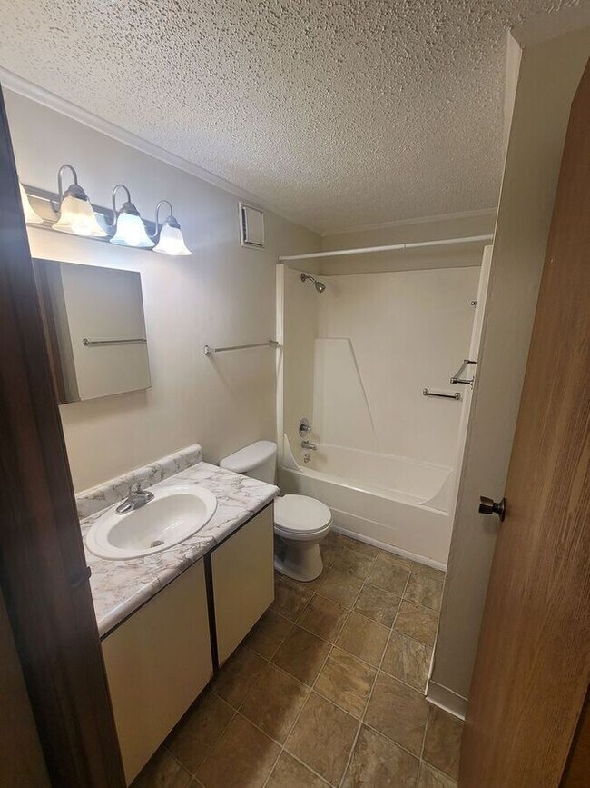 Building Photo - 446 Cedargate Court-446