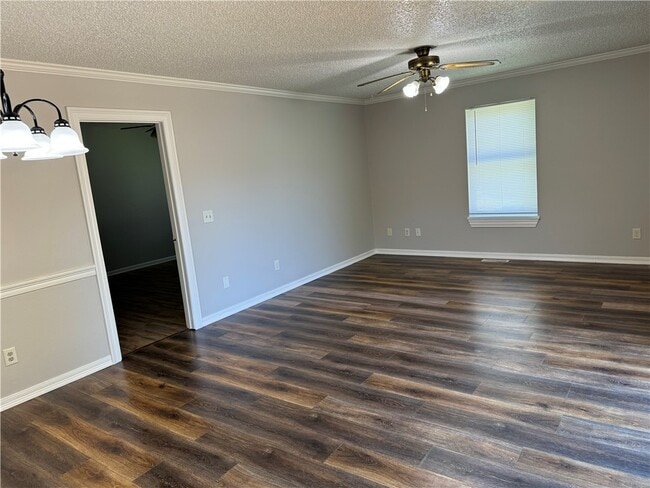 Building Photo - 1114 Mockingbird Ln