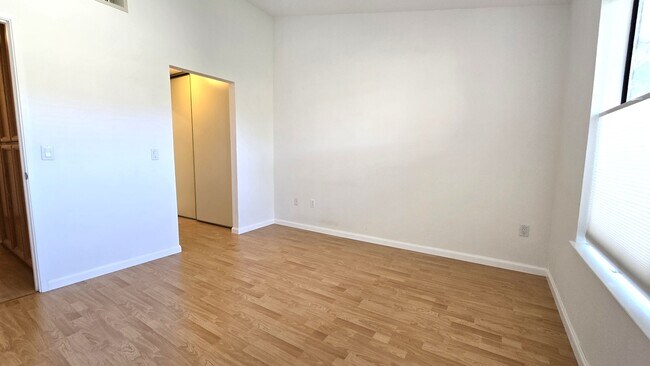 Building Photo - 38715 Huntington Cir