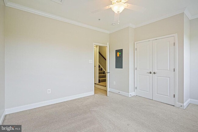 Building Photo - 5926 Talbot Dr