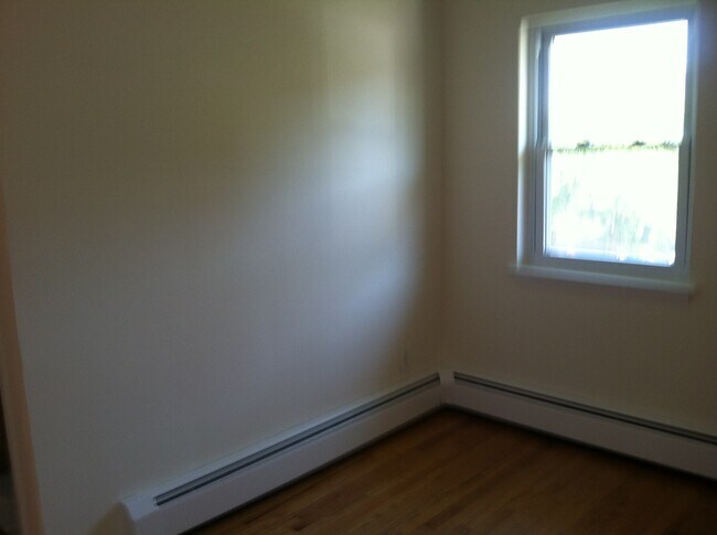 Building Photo - 134 Commercial Ave