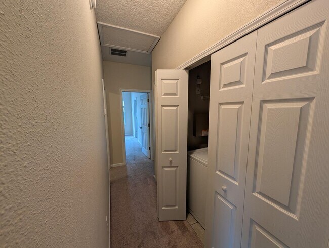 Building Photo - 1736 Forest Lake Cir W