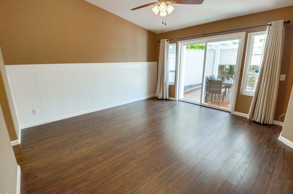 Building Photo - 1098 Torrey Pines Rd