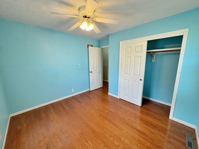 Building Photo - 125 SE 240th Rd