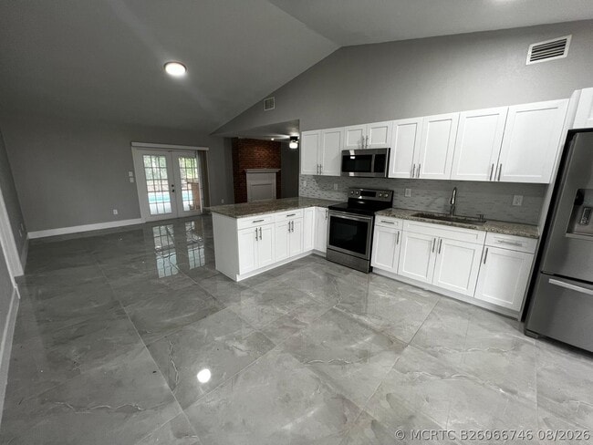 Building Photo - 1310 SW Bellevue Ave