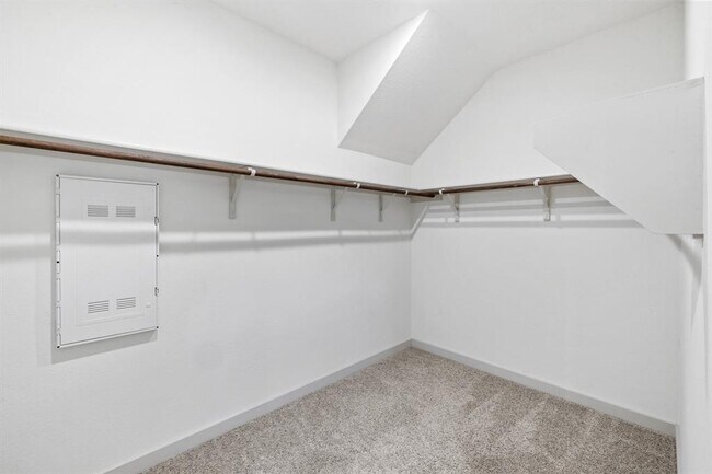 Building Photo - 7713 Jacobean WY