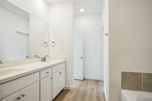 Building Photo - 3811 Rosemont Dr