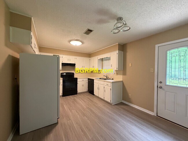 Building Photo - 3 BD. 2 BA. home in Cabot.