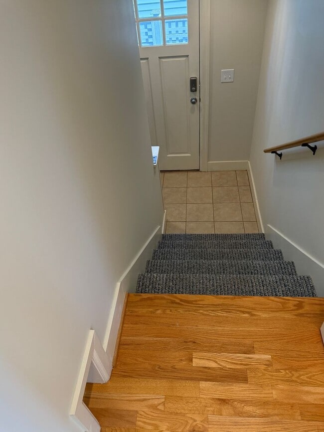 Building Photo - 3BR Tudor Home 1/2 Block from Greenlake!