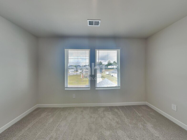 Building Photo - 202 Granby Trl
