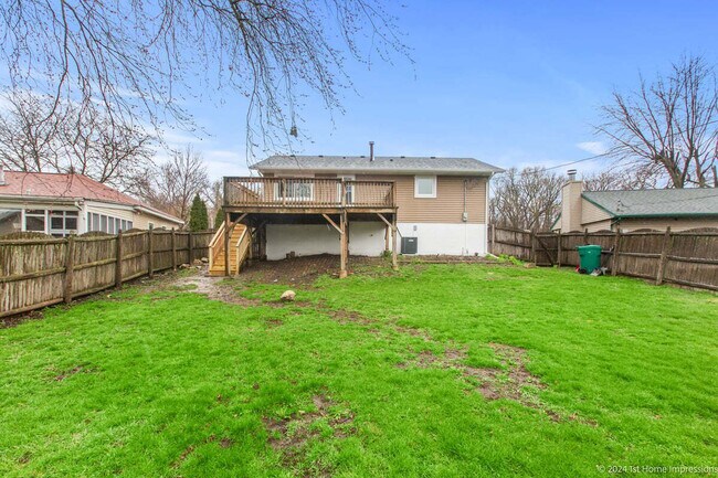 Building Photo - 741 Yates Ave