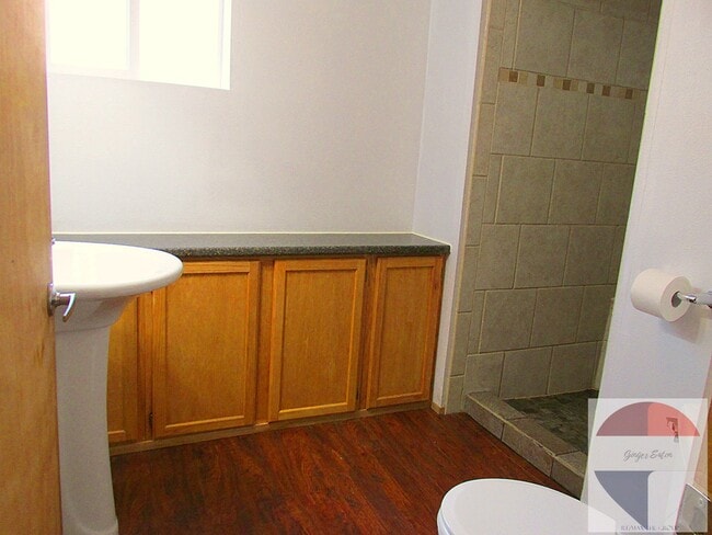 Building Photo - Charming 3Bed, 2Bath for Rent