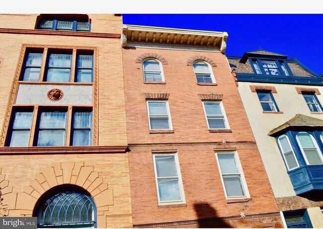 Building Photo - 1211 Locust St