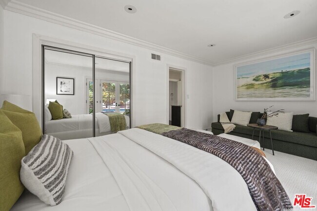 Building Photo - 3 Latimer Rd