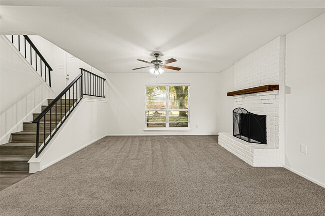 Building Photo - 8610 Timber View Dr