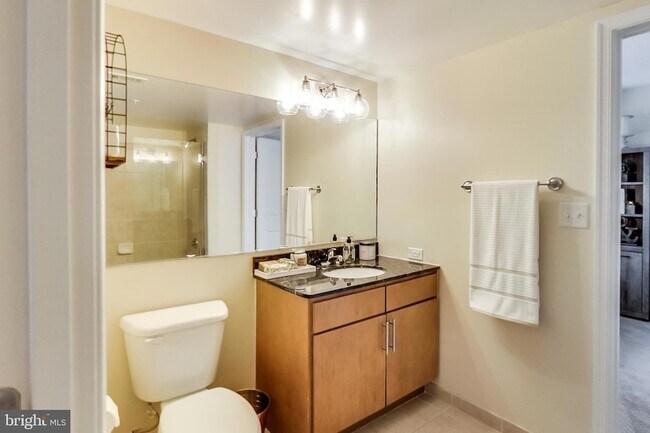 Building Photo - 915 E Street NW Unit 613