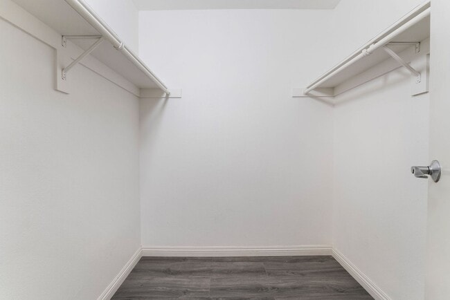 Building Photo - Exquisite Home, Prime Location!