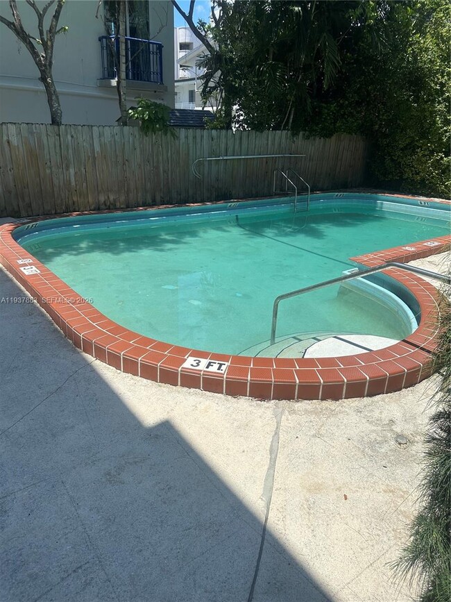 Building Photo - 1120 102nd St