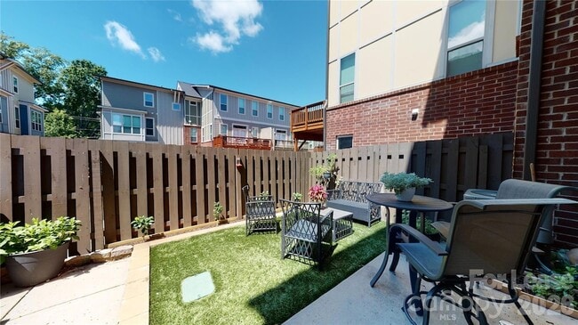 Building Photo - 930 Steel House Blvd
