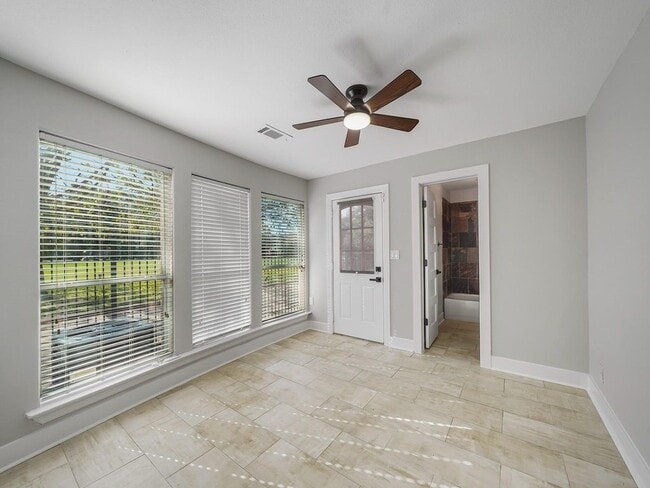 Building Photo - 3006 Chenevert St