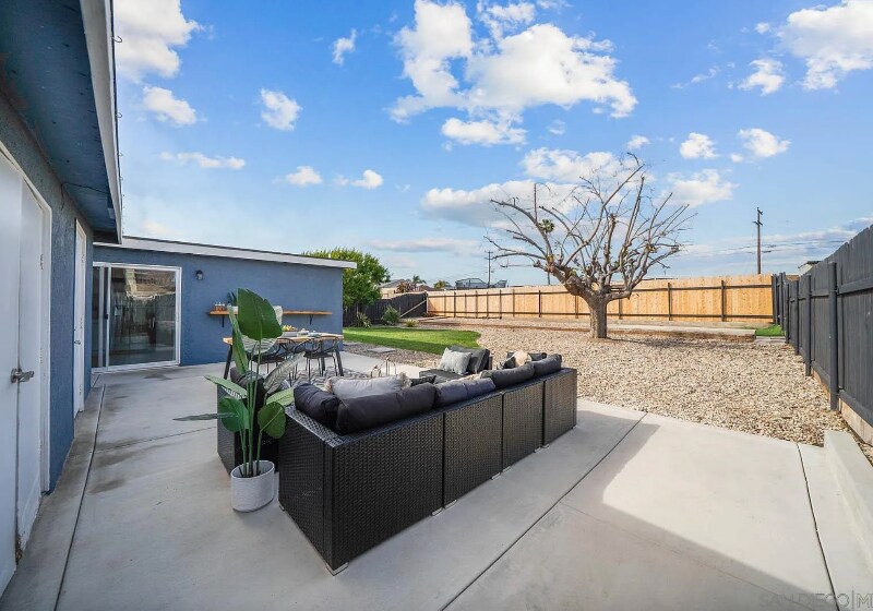 Building Photo - 744 Oneonta Ave