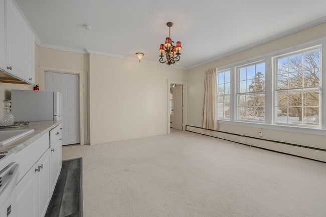 Building Photo - 9 Lyme St