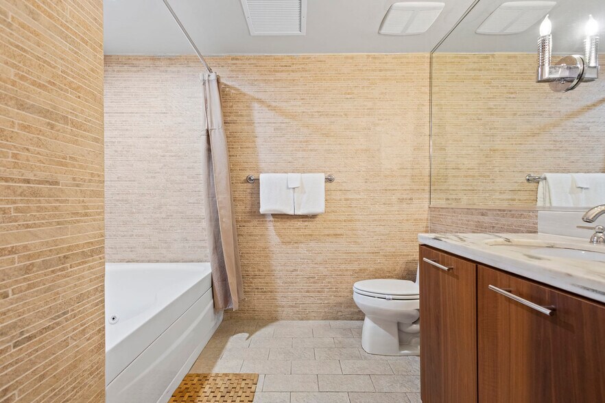 Building Photo - 45 NE 3rd Ave