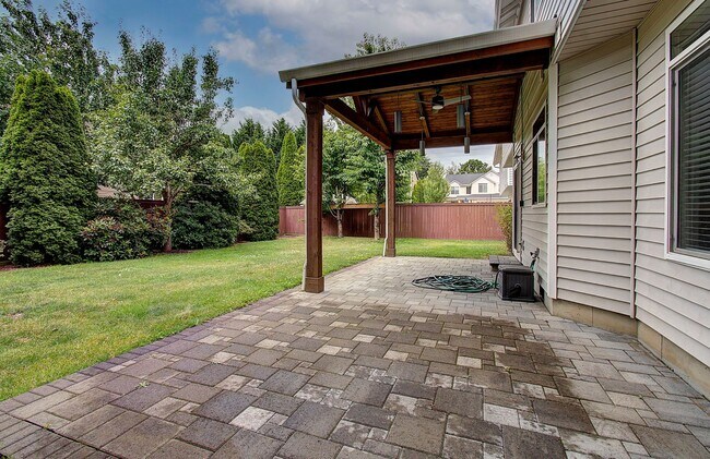 Building Photo - Large 2 Story 4bd 2.5ba Home in Vancouver